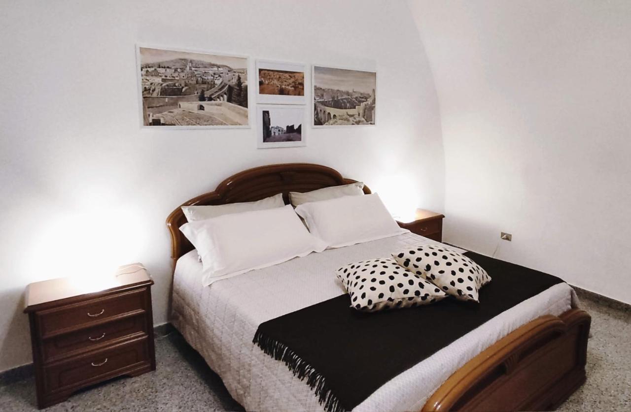 B&B Sotto L'Arco กราวีนา อิน ปูเลีย ภายนอก รูปภาพ